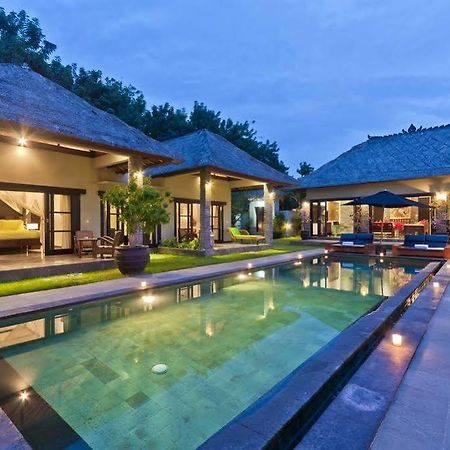 Villa Mahkota Seminyak  Exterior photo