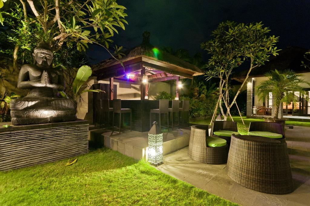 Villa Mahkota Seminyak  Exterior photo