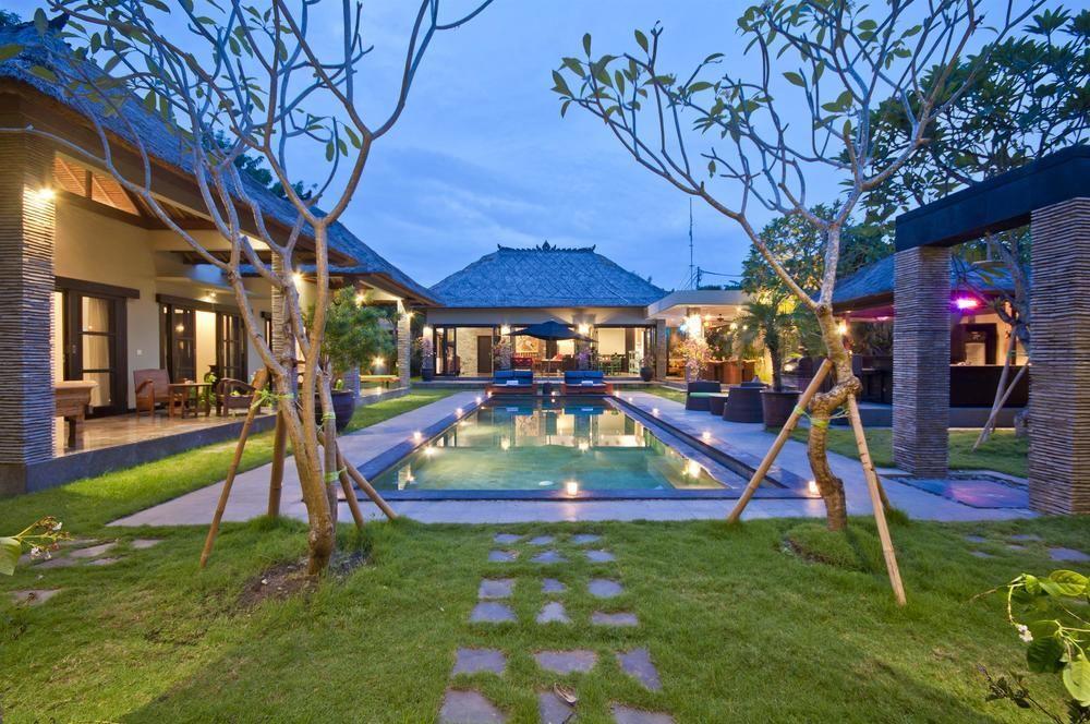 Villa Mahkota Seminyak  Exterior photo