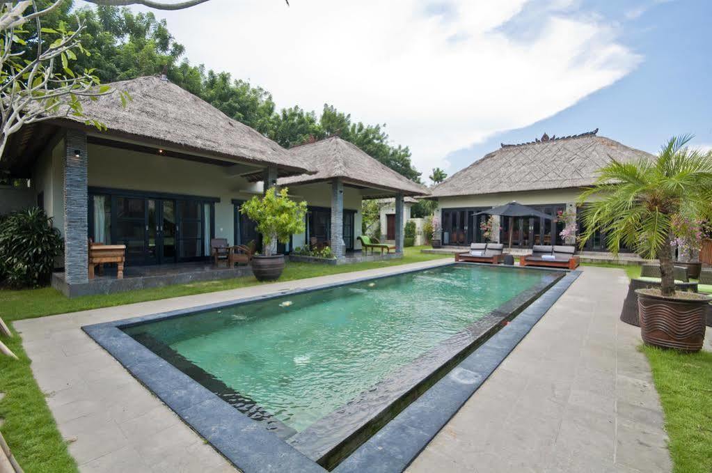 Villa Mahkota Seminyak  Exterior photo