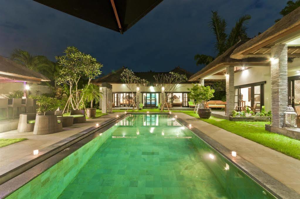 Villa Mahkota Seminyak  Exterior photo