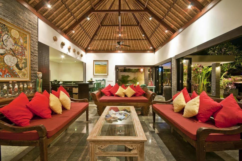 Villa Mahkota Seminyak  Exterior photo
